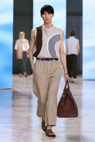 Look 22